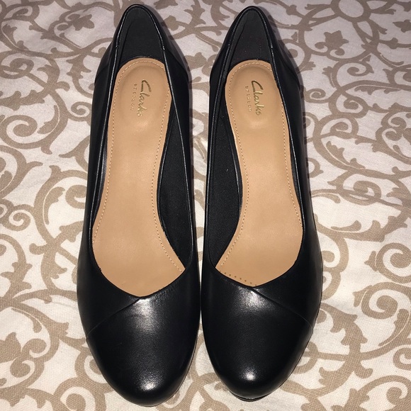 clarks artisan black pumps